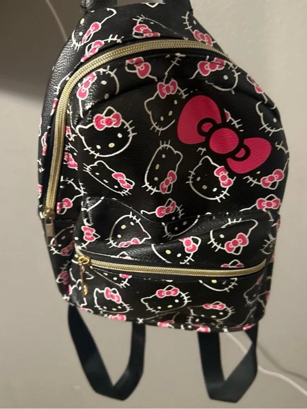 Hello Kitty playful hello